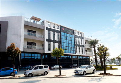 喜報|尼羅格蘭陶瓷榮膺2022年度仿古十大品牌，卓越品質鑄就行業典范